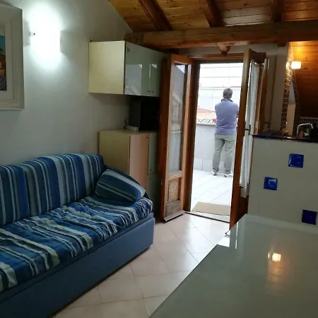 Casa Vacanze Acitrezza アパート